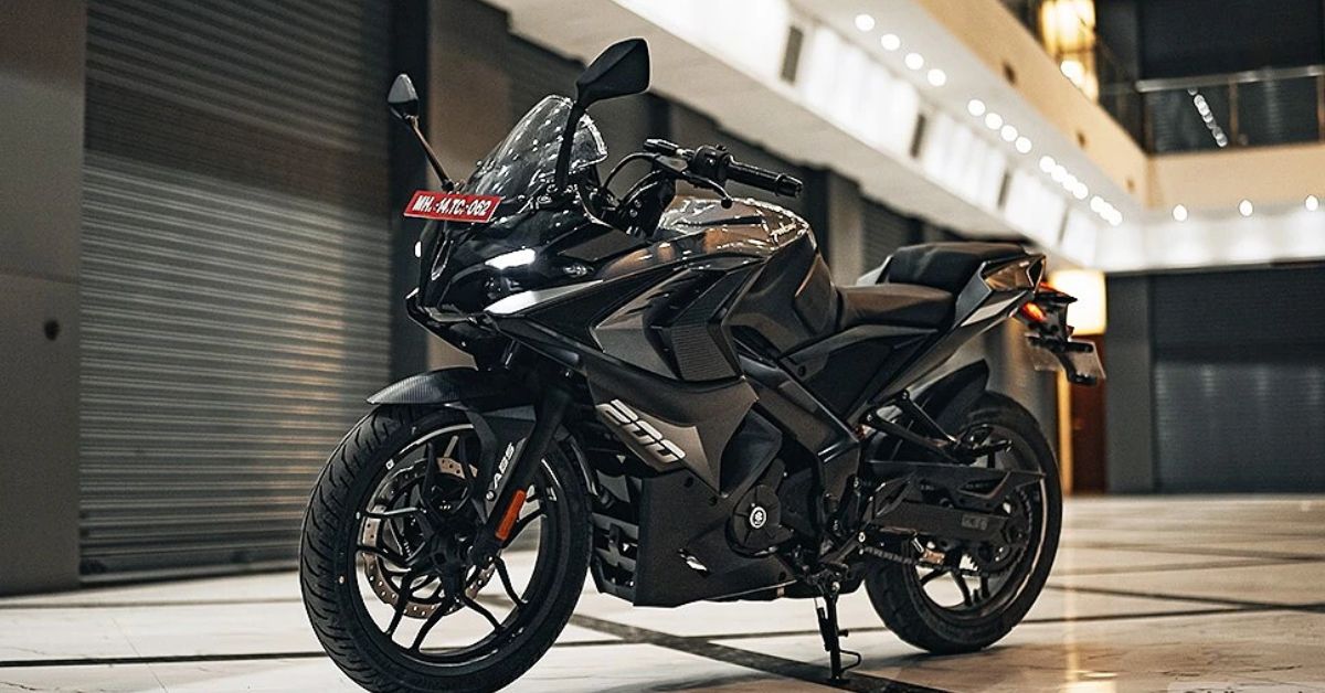 Bajaj Pulsar RS200 Launched